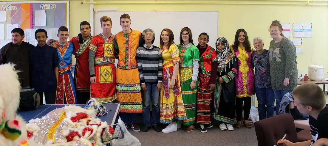 group of
					people in traditional chinese dress