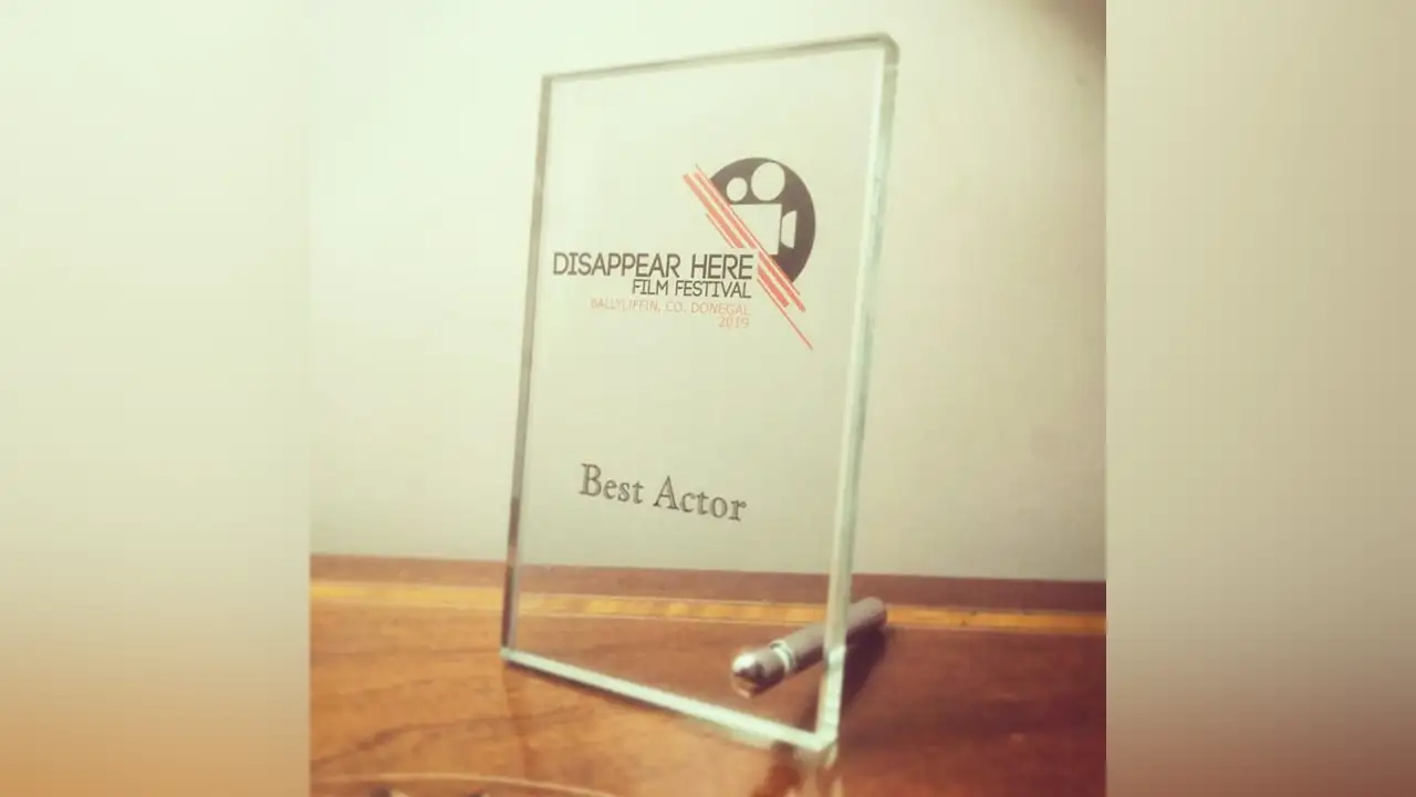 trophy for
					winning actor award